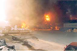 지난 2월28일 금왕읍 오선리 금왕산업단지 내에 스티로폼 생산업체인 태창산업(주)에서 전기누전으로 보이는 화재가 발생한 모습.
