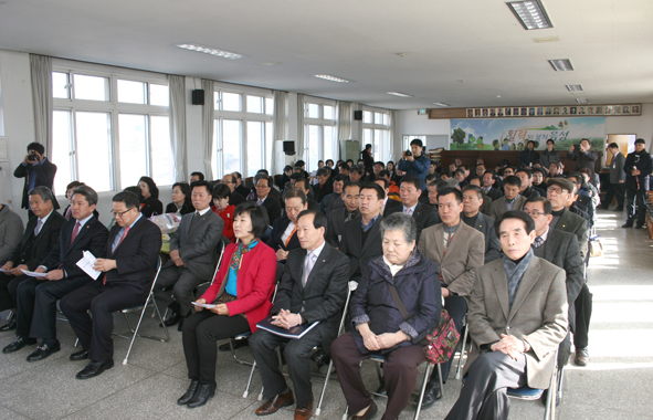 이날 행사에는 이필용 음성군수를 비롯한 최병윤 도의원, 경명현 초대위원장 등 100여 명이 참석한 가운데 성황리에 개최됐다.