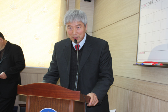 취임 인사를 하고 있는 김태선 신임 위원장.