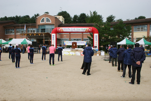 지난 1일 제23회 소이초등학교 총동문체육대회가 모교운동장에서 개최됐다.