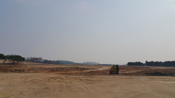 ▲토목공사가 진행 중인 삼성 선정리 T금속공업 공장 부지 모습.