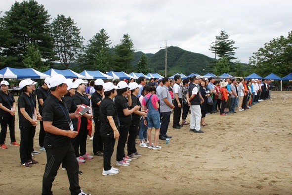 이날 체육대회는 원남초등학교총동문회(회장 김인수)가 주최하고 48회 동창회(회장 고국진) 주관, 51회 동창회(회장 고영수)의 실무로 500여명의 동문들이 참여한 가운데 성황리에 열렸다.