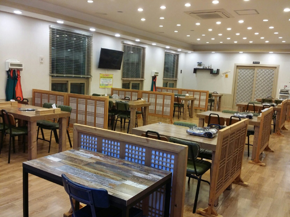 음성 '코다리 아저씨' 음식점 실내 모습.