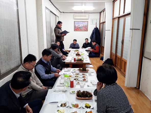 1월 17일 음성읍의 한 식당에서 정용세 신임회장과 이석문 직전회장, 회원 등 20여 명이 참석한 가운데 새해 첫 신년회를 가졌다.