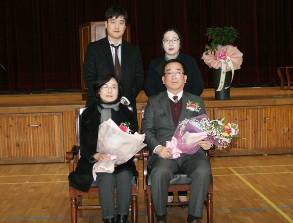 한현우 교장의 가족모습.