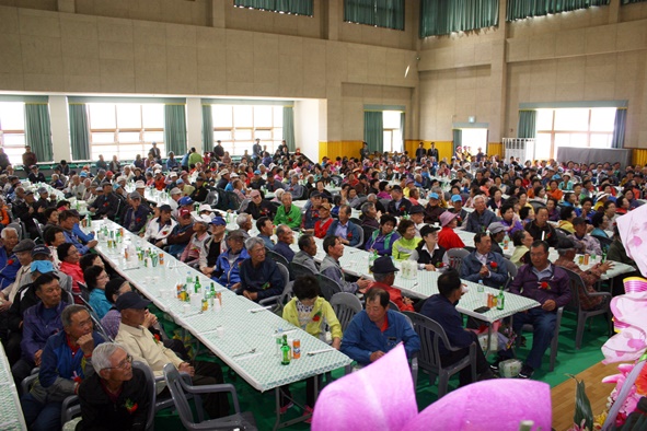 이날 행사에는 소이면 어르신 700여 명이 참석해 즐겁고 흥겨운 하루를 보냈다.
