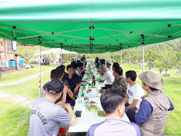 음성군재향군인회(회장 윤화영) 2019 하계 임직원 단합대회를 갖고 친목과 화합을 다졌다.