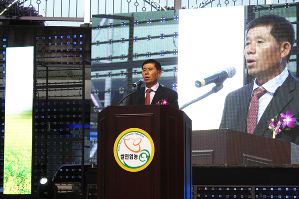 ▲쌀전업농 충북회원대회에서 정응태 회장이 대회사를 하고 있다.