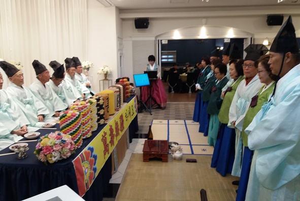 음성향교가 지난 15일 음성읍 영빈관에서 전통문화의 계승과 경로효친 사상을 이어가는 기로연(耆老宴)을 열었다.