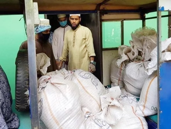 방글라데시의 Chapai Nawabganj지역, Chandpur지역, Lakshmipur지역, Satkhira지역의 약1,000여 명의 고향사람들에게 약간의 생필품을 지원하게 되었다.