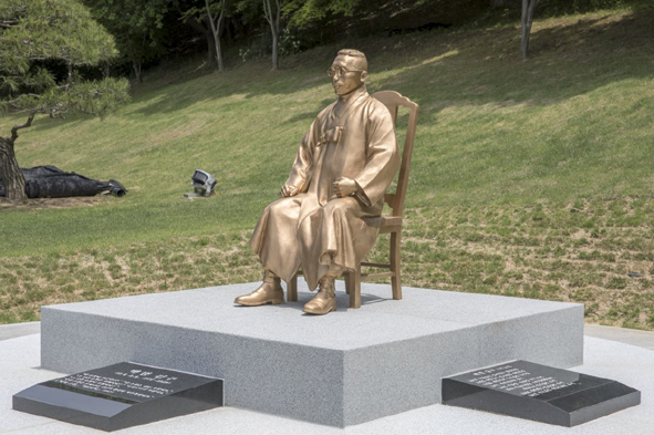 대한민국 임시정부 김구 주석 동상 모습.