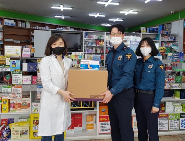 음성경찰서(서장 남정현)가 긴급을 필요로 하는 대피 가정·성폭력 피해자들의 상처를 보듬기 위해 나섰다.