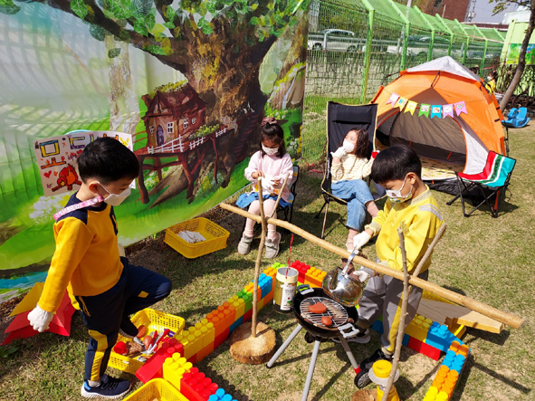 대소유치원 캠핑 활동 모습.