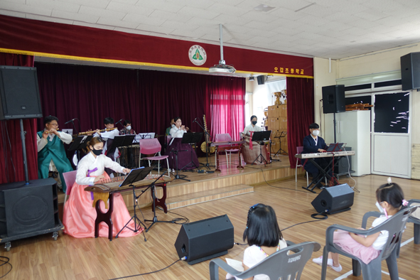 오갑초 세계 전통 음악 콘서트 모습.