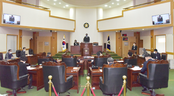 음성군의회 임시회의 모습.