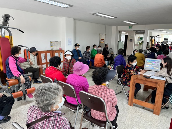 지난 20일 음성읍 음성신천 휴먼시아아파트는 입주민  40여 명이 참석한 가운데 ‘찾아가는 마음건강 상담소’ 행사를 진행했다.