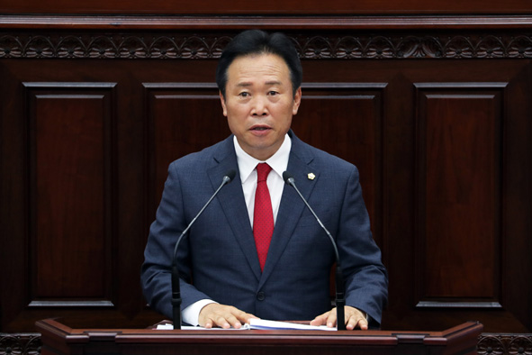 충북도의회 황영호 의장이 발언하고 있다.
