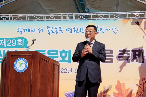 권혁영 총동문회장 대회사 모습.