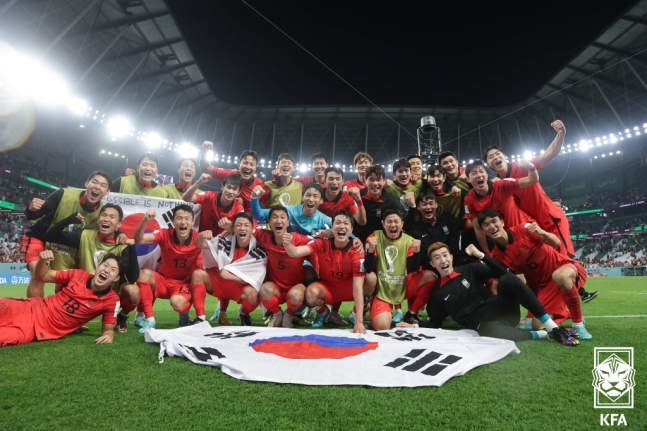 카타르월드컵에서 16강에 진출한 대한민국 선수들 모습.